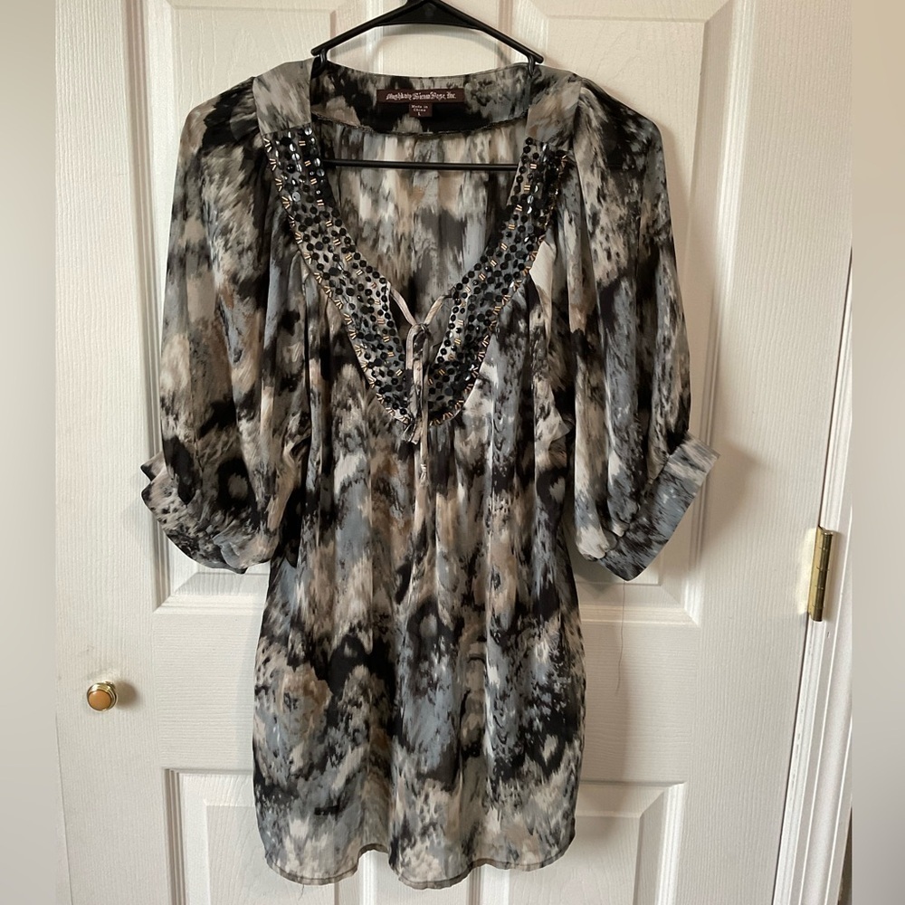 Mushkaby Sienna Rose top. Size L.